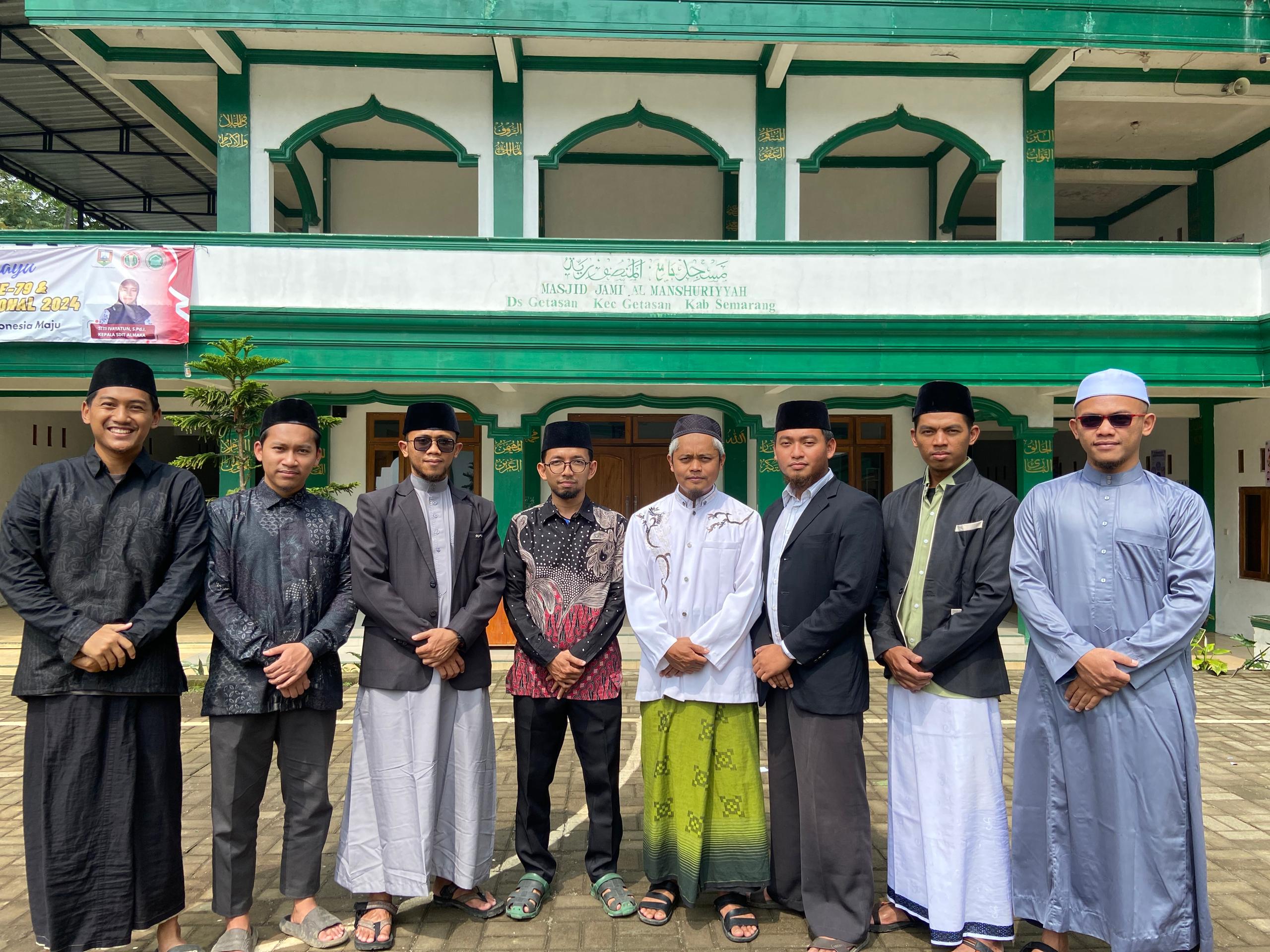 foto ustadz almaka